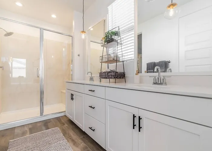 Private Pool! Avondale - Modern Mtn View Oasis Holiday home