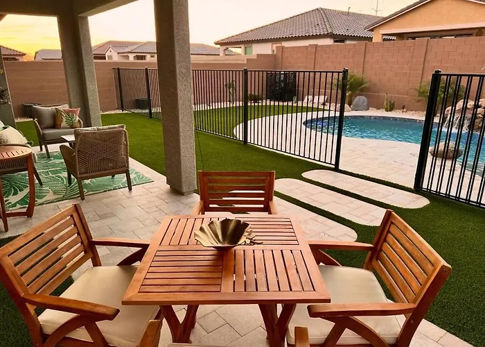 Holiday home Private Pool! Avondale - Modern Mtn View Oasis *