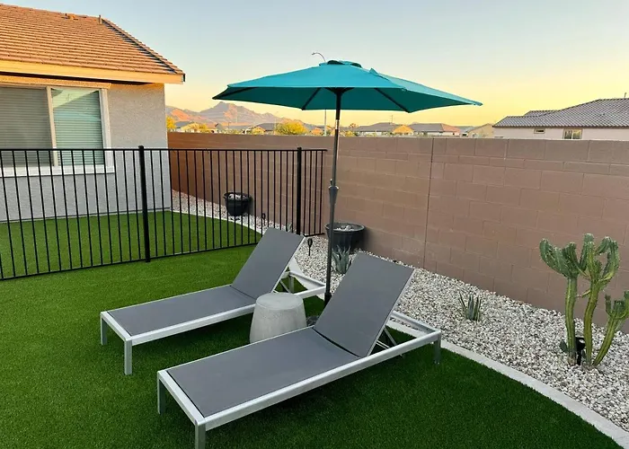 Private Pool! Avondale - Modern Mtn View Oasis Holiday home
