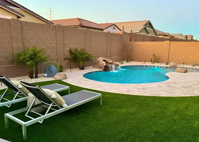 Holiday home Private Pool! Avondale - Modern Mtn View Oasis