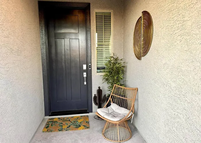 Private Pool! Avondale - Modern Mtn View Oasis Holiday home